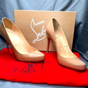 Cream patent Christian Louboutin. Size 38